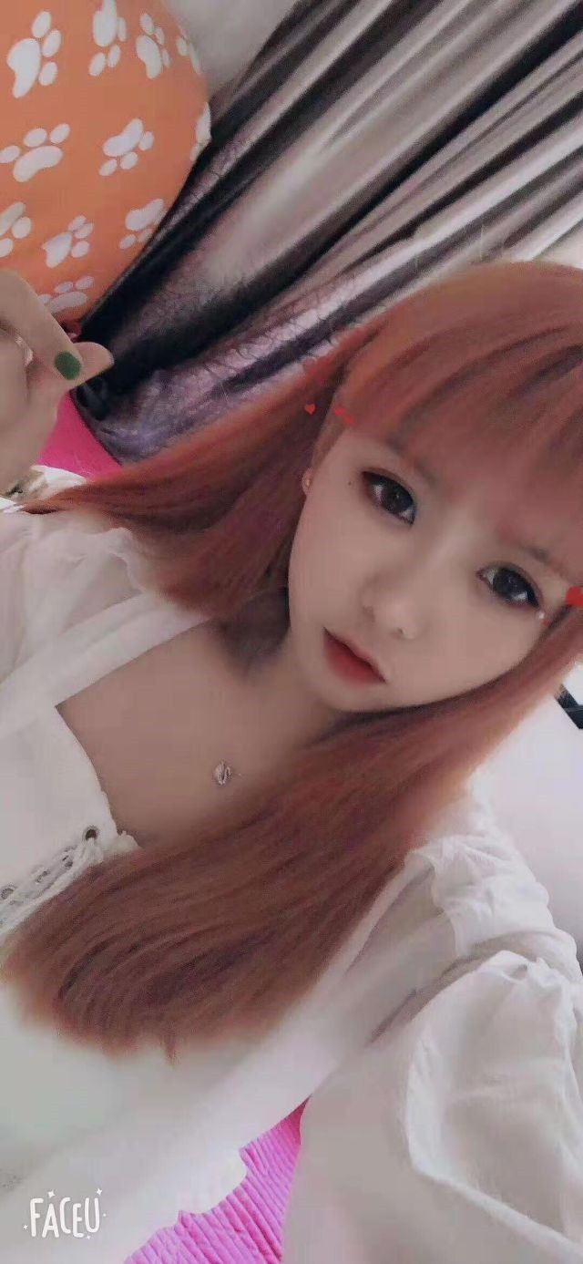 财富童颜巨乳妹妹